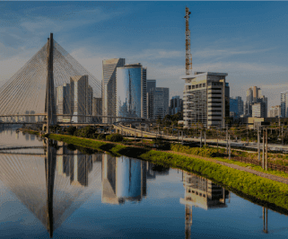 ônibus saindo da Rodoviária de Balneário Camboriú para São Paulo